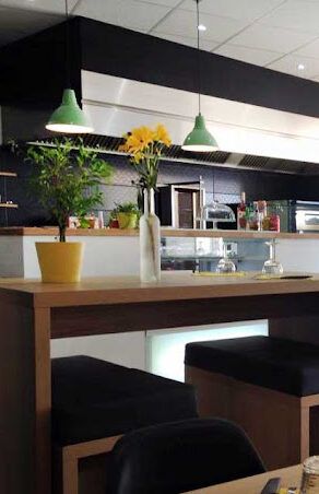 Restaurant Pizza St Pierre avec cuisine ouverte