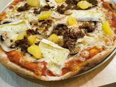 Photo Pizza Campione au Restaurant La Pizza St Pierre